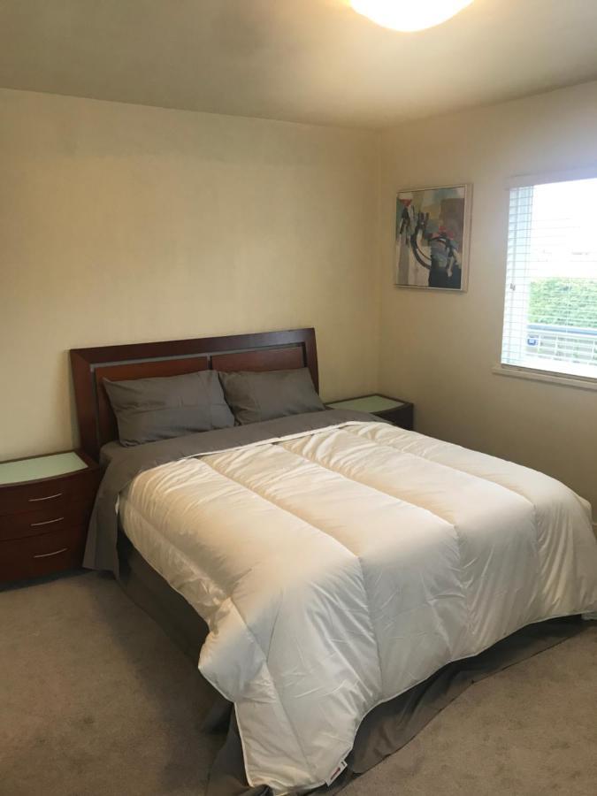 Spacious And Bright Large Suite With Separate Bathroom Richmond Ngoại thất bức ảnh
